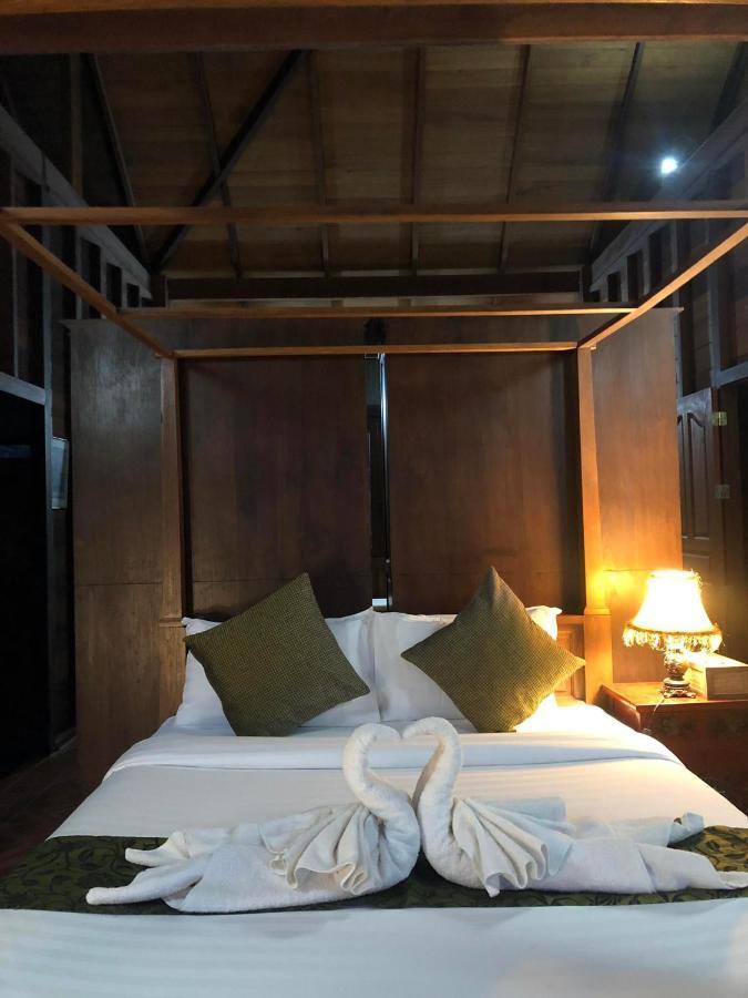 Billion Views Khaosok Homestay Khao Sok National Park Exterior photo